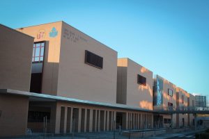 escuela-de-enfermeria-bormujos-crisristaleria-y-aluminios-guzman