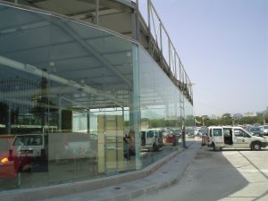 Escaparate Concesionario Ford Vélez Málaga - Cristalería y Aluminios Guzmán